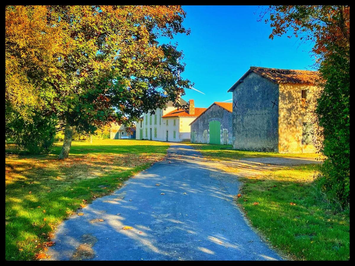 Les Maisons Du Bonheur Bed & Breakfast Chateau-Garnier Luaran gambar